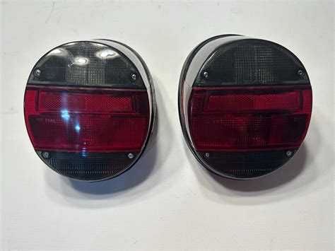 Pair Of Volkswagen Vw Tail Light Assembly Bug And Super Beetle T1