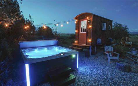 The 6 Best Airbnb Hot Tubs Youll Find In Remote Ski Towns