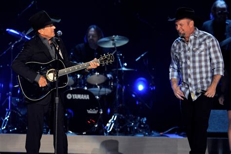george strait and garth brooks paid an emotional tribute to a fallen friend and it still brings