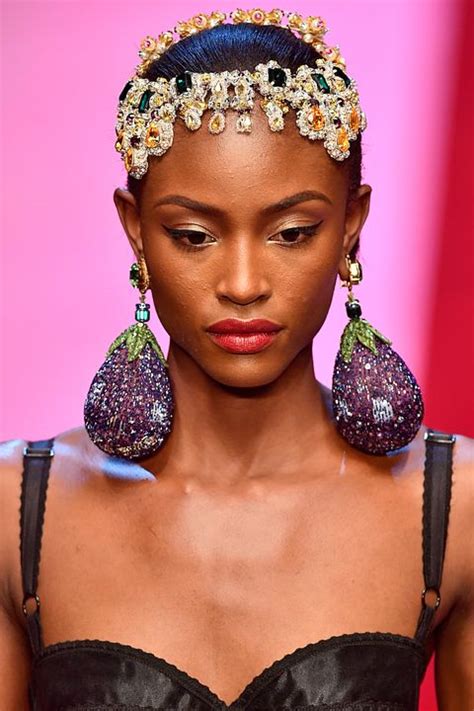Best Accessories From Dolce And Gabbana Springsummer 2018 Show Dolce