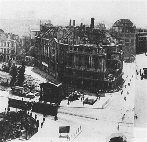 Berlin, am hotel kaiserhof, wohl 1945. 573 best Berlin 1945 images on Pinterest | World war two ...
