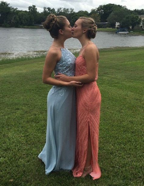 Pin By Sara Arizmendi On Pride Cute Lesbian Couples Lesbians