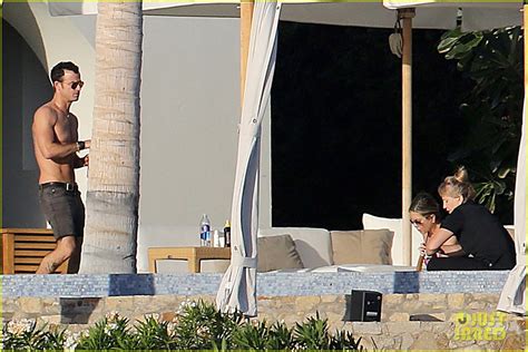 Jennifer Aniston Courteney Cox Bikini Babes In Cabo Photo 3019248