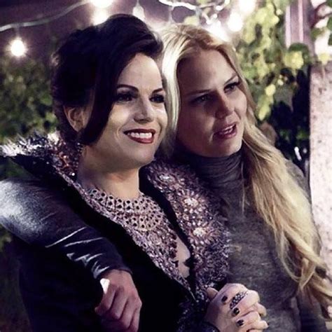 swan queen i am a queen once upon a time robin and regina emma love evil queens isabelle