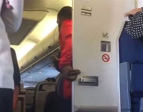 Couple Join Mile High Club And Awkwardly Emerge From Plane Toilet Together Mirror Online