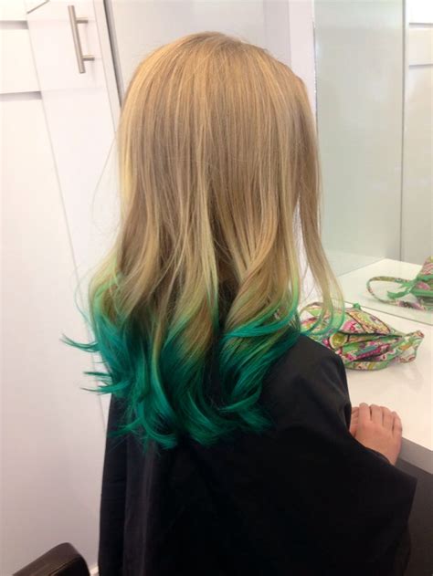 Ombré Dipped Mermaid Green Dipped Ends Balyage Effect Parvana Vivids Hair Color Diy Hairstyles