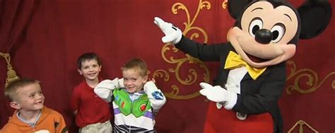 Disney Releases Official Video Of Talking Mickey Mouse Meet And Greet
