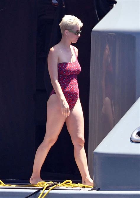 Katy Perry In A Swimsuit Enjoys Summer Holiday In Capri Italy 07112017 • Celebmafia
