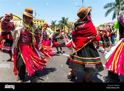 Traditional Peruvian Dance Photos