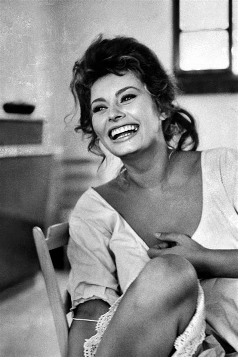Sophia Lorens Iconische Stijl In 40 Foto S Sofia Loren Sophia Loren