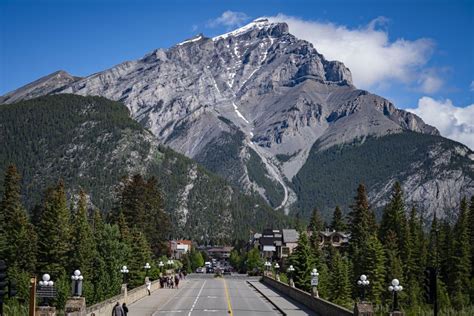 The Rocky Mountaineer Experience Vancouver To Banff Where To Stay