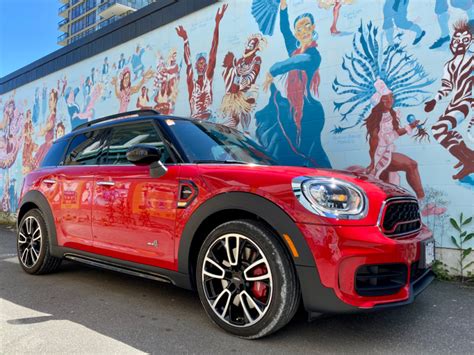 Mini Cooper Countryman Jcw A Ride That Pops A Girls Guide To Cars
