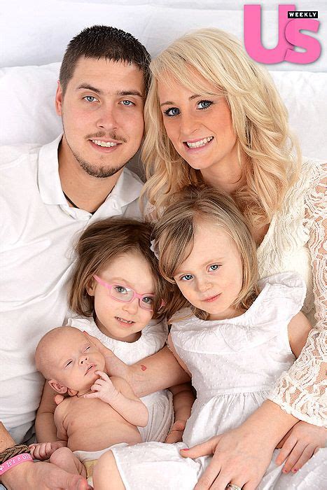 Leah Messer Of Mtvs Teen Mom 2 Photographed With Her Daughters