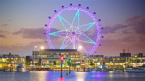 This Giant Ferris Wheel In Melbourne Is The Only One Of Its