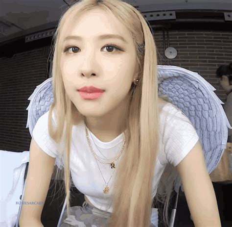 Rosé Chaeyoungie GIF Rosé Chaeyoungie Roseanne Discover Share GIFs