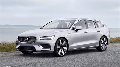 Volvo V Buyer S Guide Reviews Specs Comparisons