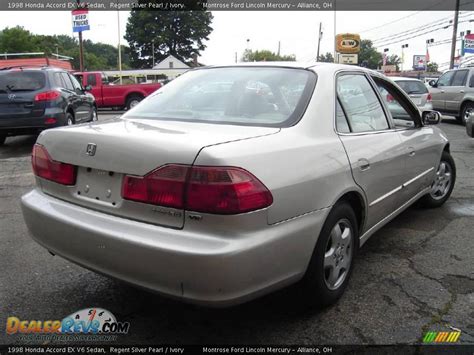 Список всех автомобилей марки honda accord 1998 ex. 1998 Honda Accord EX V6 Sedan Regent Silver Pearl / Ivory ...