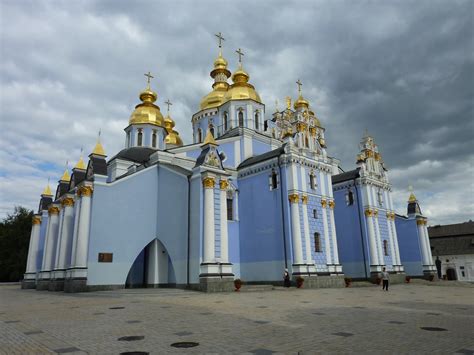 Ukraine Trip 2011: Kiev Landmark - St. Michael's Monastery