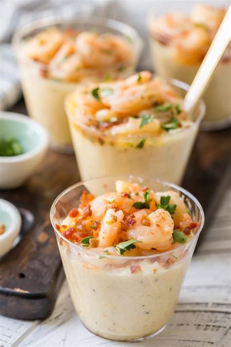 Best heavy ordevores to serve at parties : Shrimp and Grits Appetizer Cups (Garlic Butter Shrimp and ...