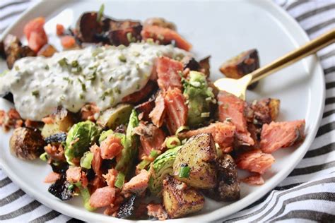 Enjoy smoked salmon with coddled eggs, capers and gruyère cheese for a christmas starter. Smoked Salmon Breakfast Hash with Chive Sour Cream — Table to Soul | Smoked salmon breakfast ...