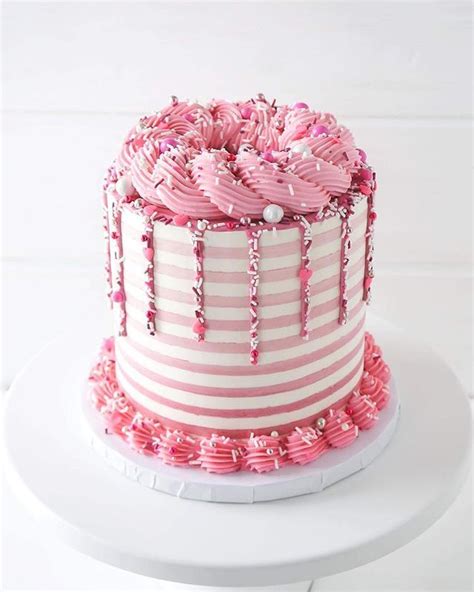 Best 25 valentine cake ideas on pinterest. Ombré striped Valentine's cake in 2019 | Chocolate cake, Cake, Striped cake