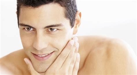 Klinik Kecantikan Terpercaya Tips Memutihkan Wajah Pria Yang Hitam