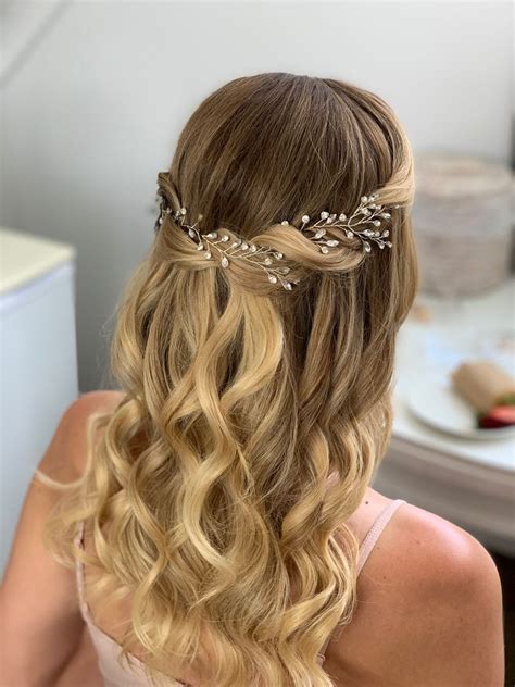 Perfect Half Up Half Down Curly Hair Wedding For Bridesmaids Best