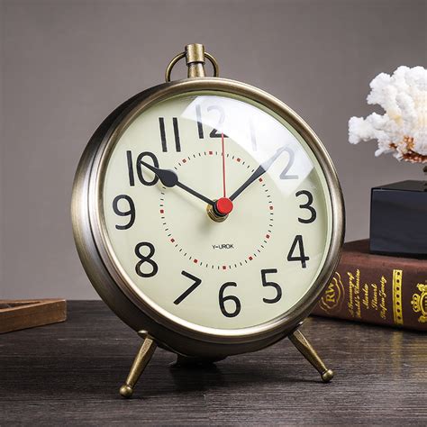 6076 Metal Retro Clock Seat Clock Luxury Pendulum Clock In European