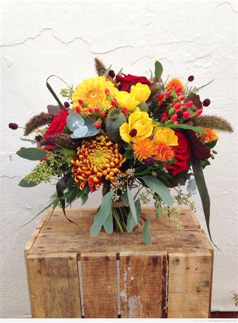 La décoration table mariage est bien évidemment un des éléments les plus importants en terme de déco. 4 centres de table pour un mariage avec des fleurs d ...