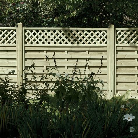 Horizontal Lattice Top Fence Panel 1800mm X 1500mm