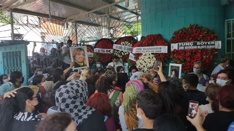 Ama bizler ne olursa olsun demokratik. Siyasi Haber | Deniz Poyraz, İzmir'de sonsuzluğa uğurlandı