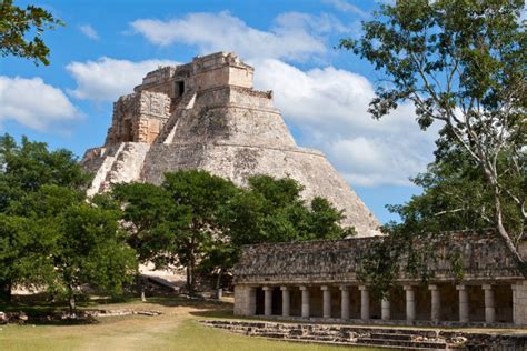 la antigua ciudad maya de uxmal inmexico