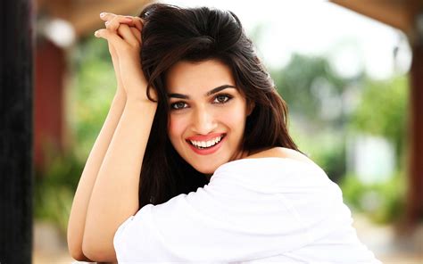 1366x768 Kriti Sanon Smiling 1366x768 Resolution Hd 4k Wallpapers Images Backgrounds Photos
