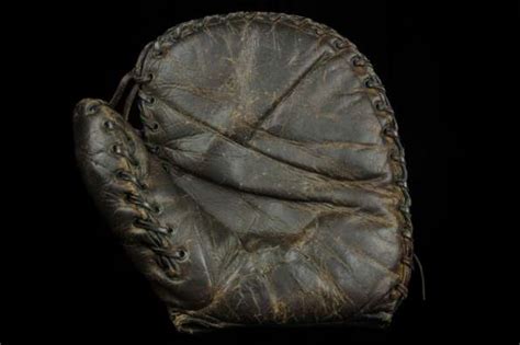 Babe Ruth Spalding Home Run Special Basemitt Front Babe Ruth Gloves Baseball Glove Collector