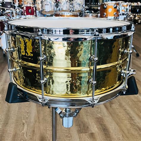 Ludwig 65x14 Hammered Brass Snare With Tube Lugs Lb422bkt Reverb