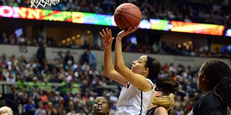 Uconn Tops Stanford Will Face Notre Dame In Clash Of Unbeatens