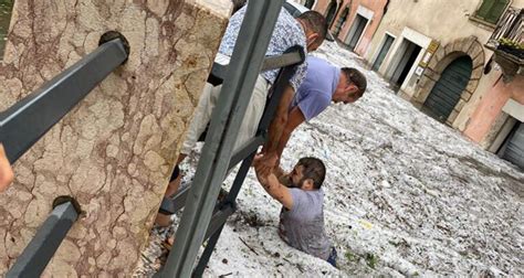 Luomo Sott Acqua Nel Nubifragio Di Verona Io Salvo Per Miracolo Grazie A Un Samaritano