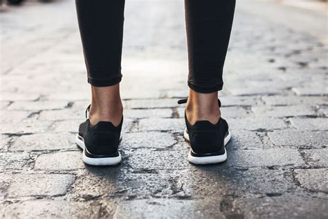 The 6 Best Shoes And Solutions To Buy For Low Volume Feet In 2019