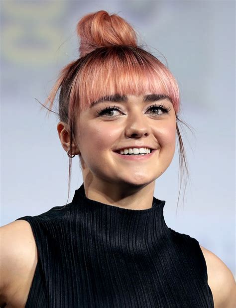 Maisie Williams Height Management And Leadership