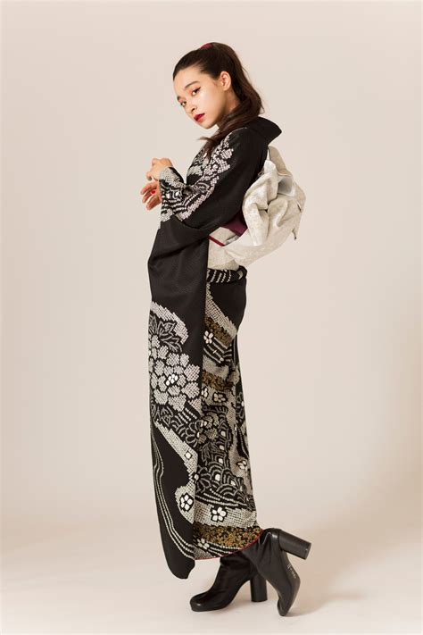 全て1点もの。自分だけの着こなしでつくる特別な日のビンテージな装い。 振袖 ファッション 前撮り 着物 和装 fashionphoto blackcode kimono