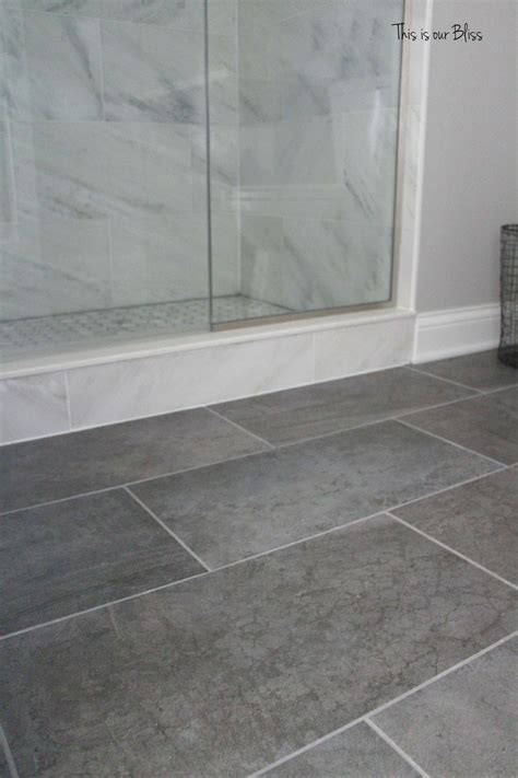 12 What Color Paint For Bathroom With Gray Ceramic Tiles Marble Tile
