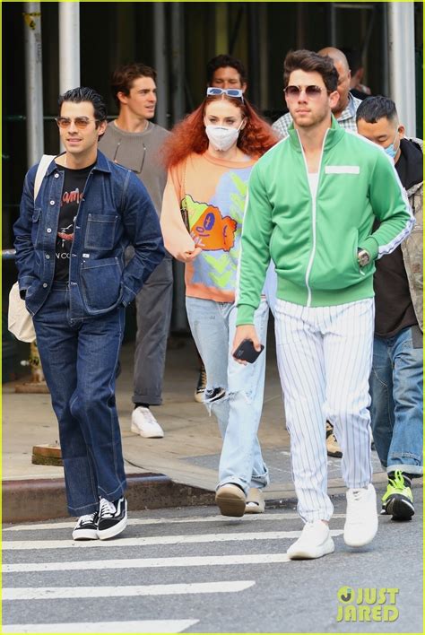Joe Jonas Sophie Turner Are Spending Time In New York City During The Jonas Brothers Tour
