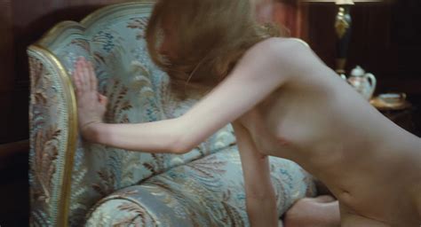 Nackte Emily Browning In Sleeping Beauty I