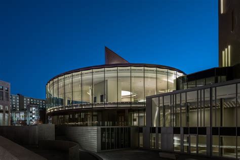 Denver Art Museum Welcomes Visitors With Glassy Facade Usglass