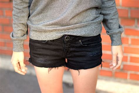 Refashion The Perfect Diy Cut Off Jeans Shorts Look What I Made