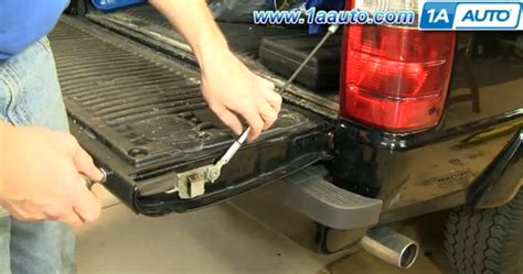 How To Replace Tailgate Cables On A 1993 2011 Ford Ranger 5 Steps
