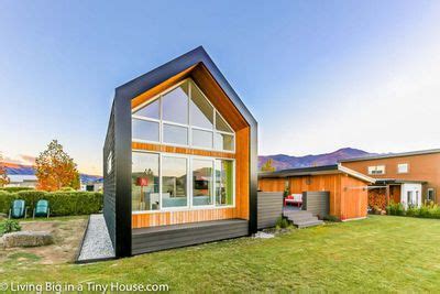 Couple Constructs Stunning Ultra Modern Tiny House Together Video
