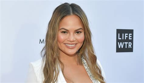 chrissy teigen shows off stretch marks less than two weeks after welcoming son miles chrissy