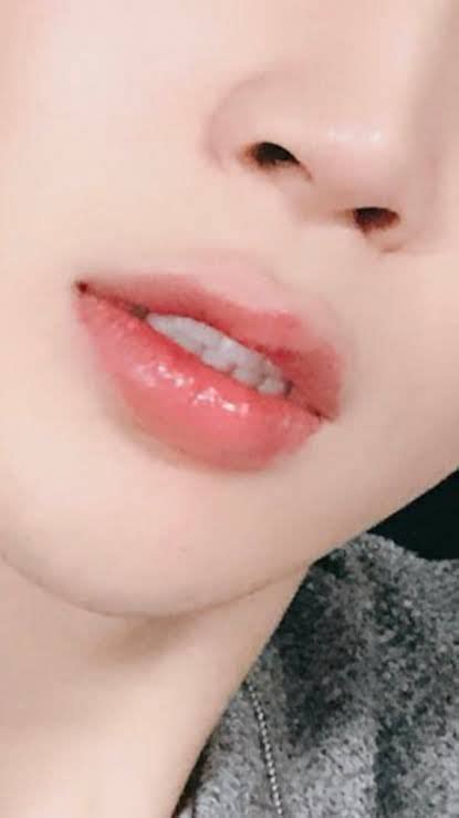 Bel On Twitter When They Conceal Jimins Plump Juicy Perfect Lips Like Look At The Difference