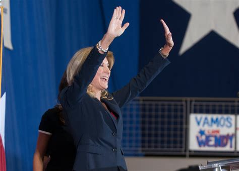 life story of wendy davis swings from strength to flash point in texas campaign the new york times